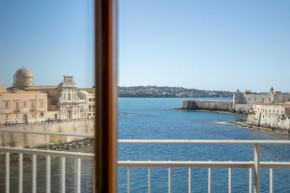 Ortigia Seafront Apartment by Wonderful Italy